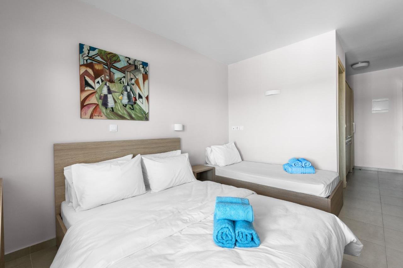 Blue Flag, Nilie Hospitality Mgmt Apartment Olympic Beach Exterior photo